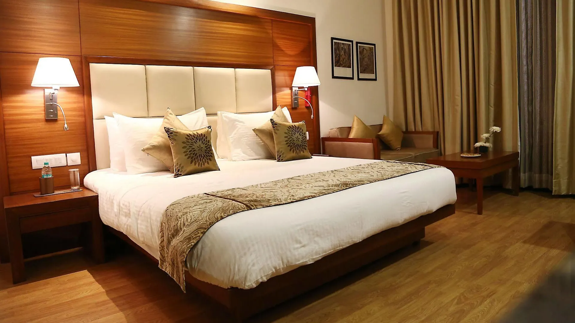Grand Notting Hills Hotel And Resorts New Delhi