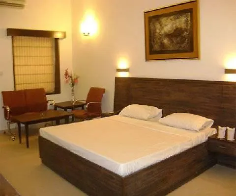 Grand Notting Hills Hotel And Resorts New Delhi 4*,
