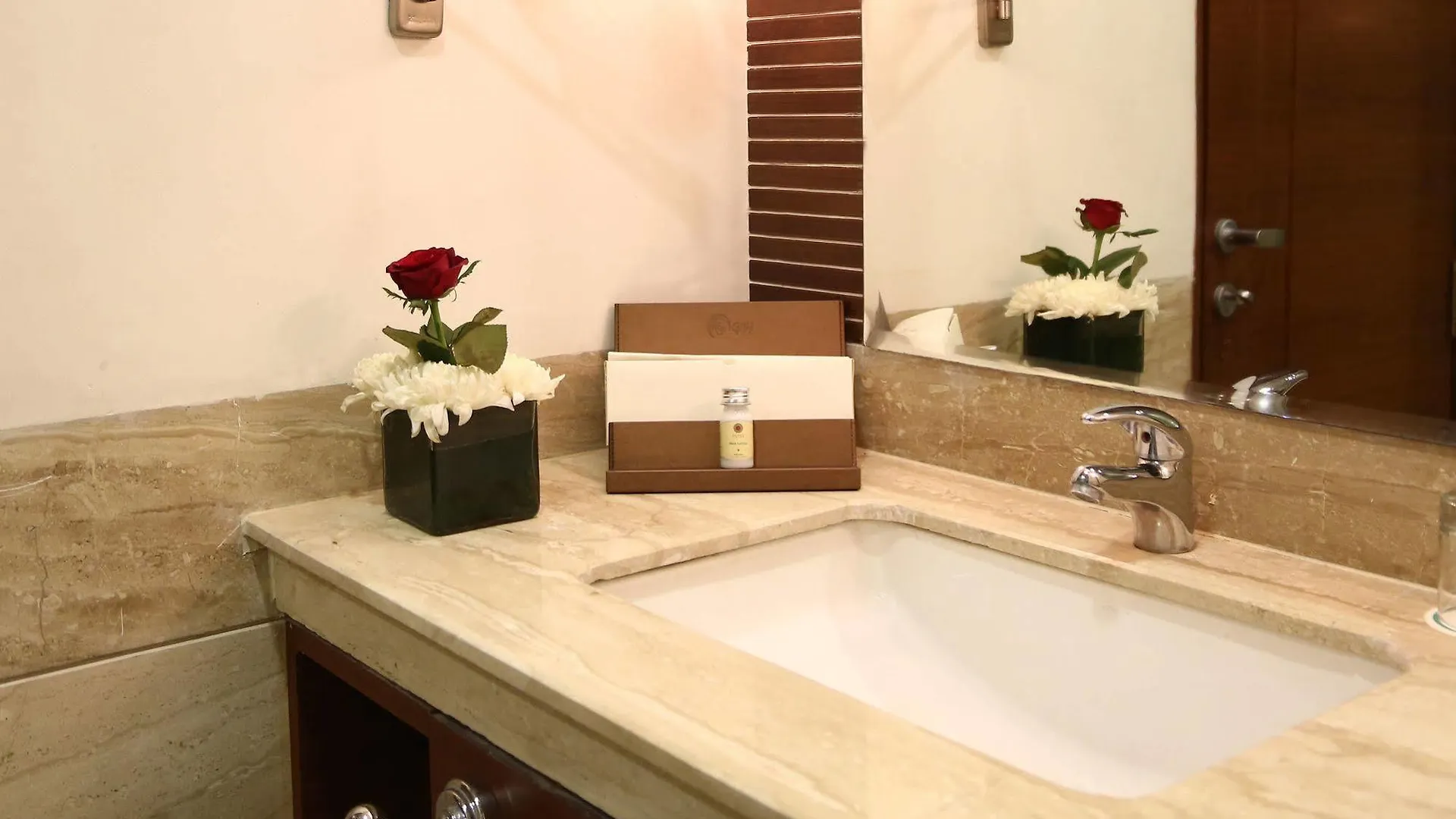 Grand Notting Hills Hotel And Resorts New Delhi