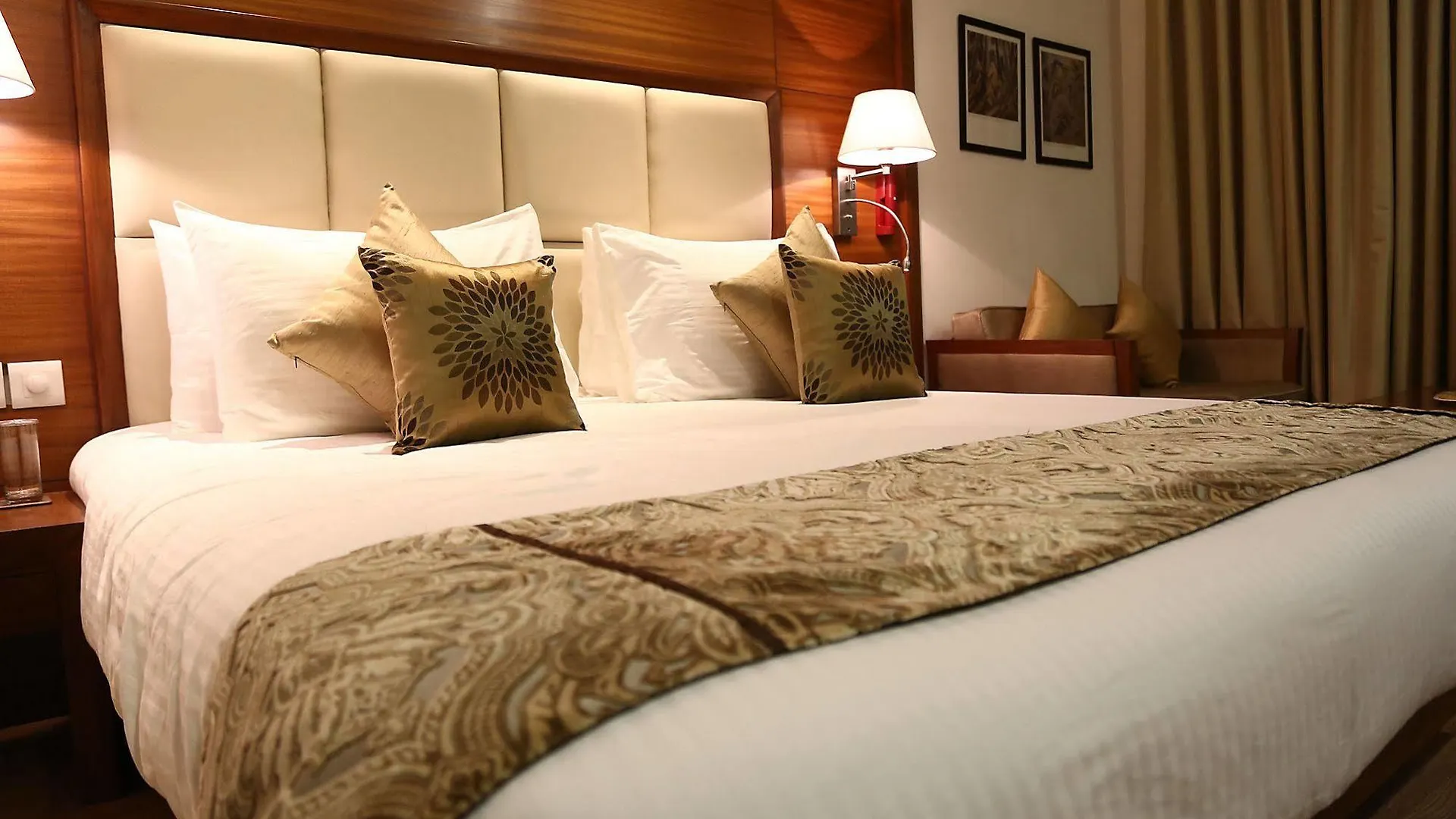****  Grand Notting Hills Hotel And Resorts New Delhi India