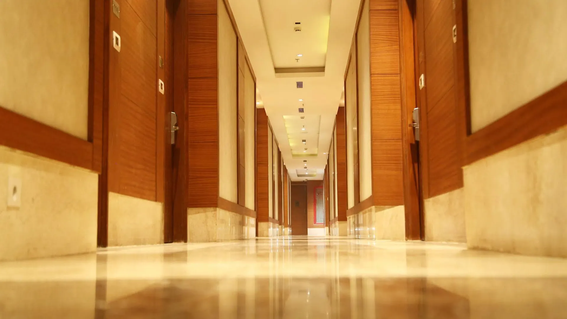 Grand Notting Hills Hotel And Resorts New Delhi